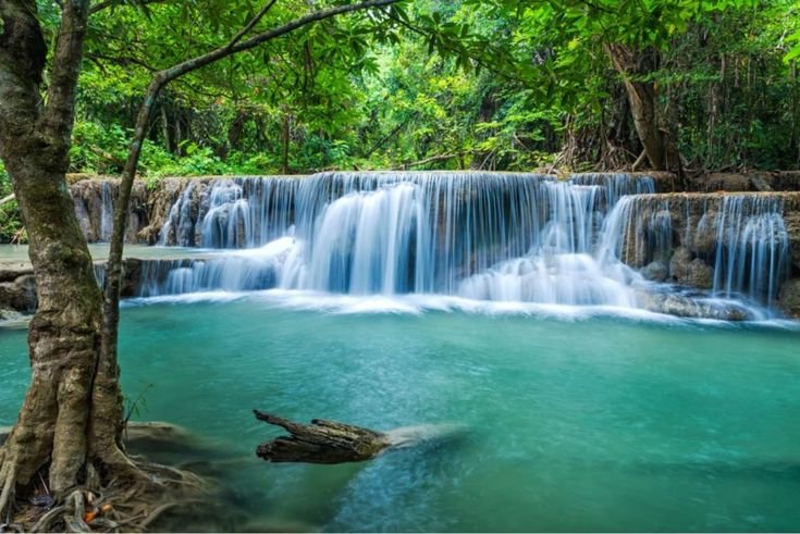 น้ำตกเอราวัณ (Erawan Waterfall) สวรรค์แห่งสายน้ำกลางผืนป่ากาญจนบุรี