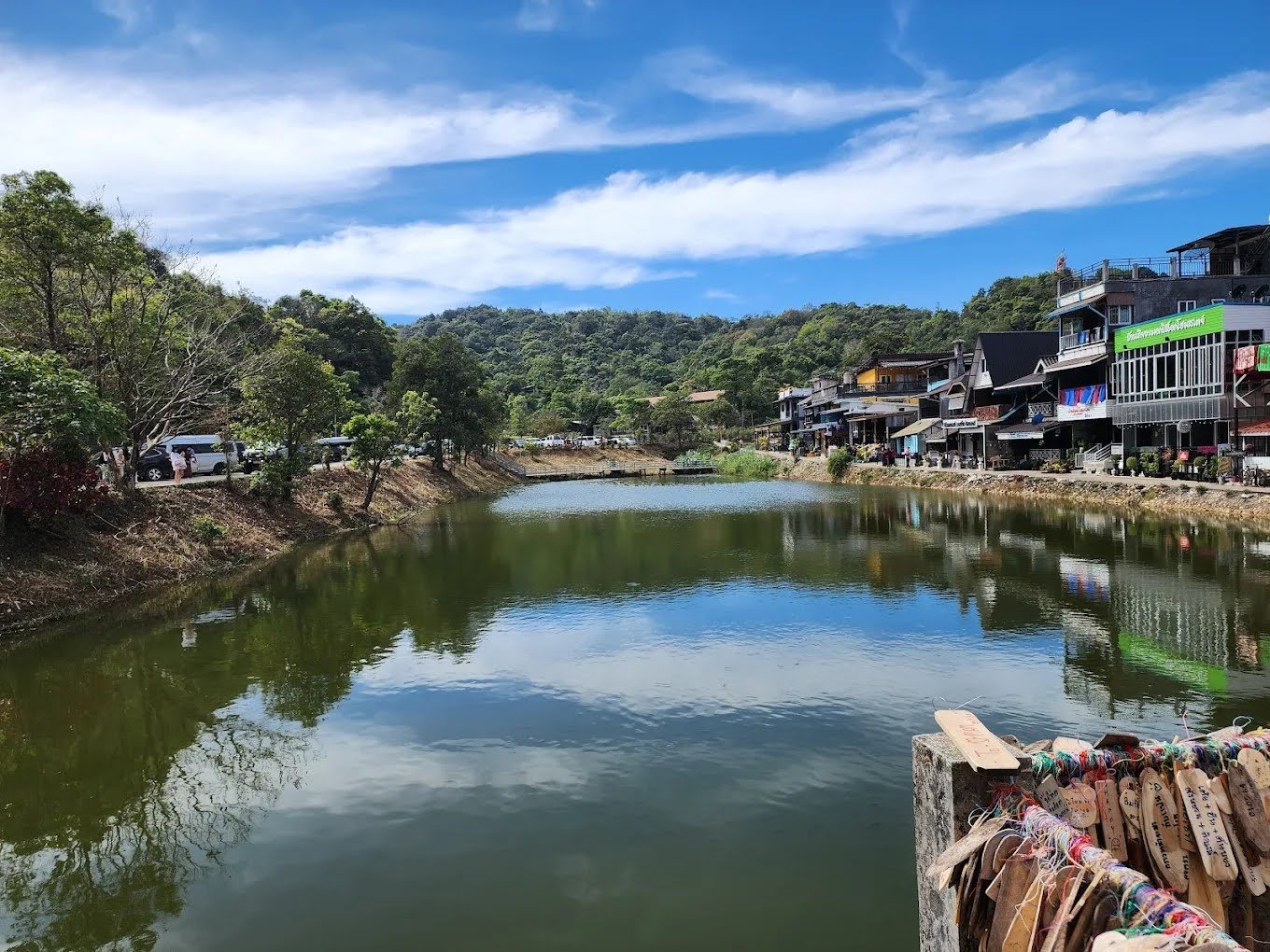 🌄 บ้านอีต่อง – หมู่บ้านปิล็อก เสน่ห์แห่งขุนเขา ความสงบกลางสายหมอก